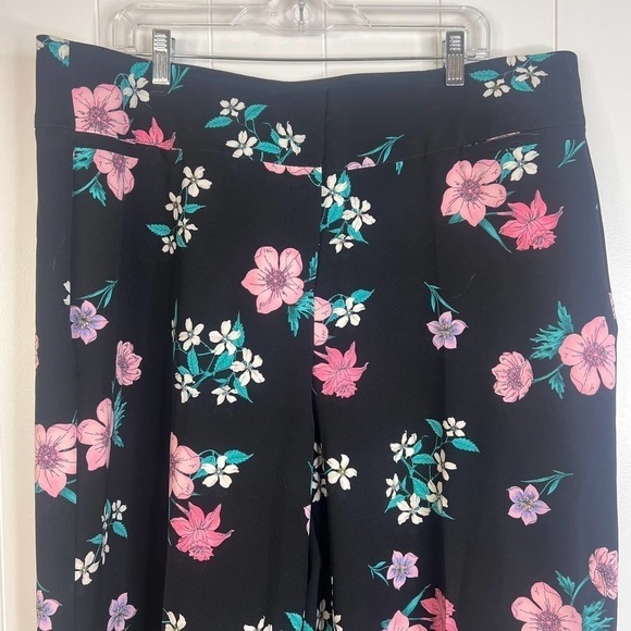 Lane Bryant The Allie Black Wide Leg Floral Flowy‎ Pants SZ 18 - Picture 4 of 7
